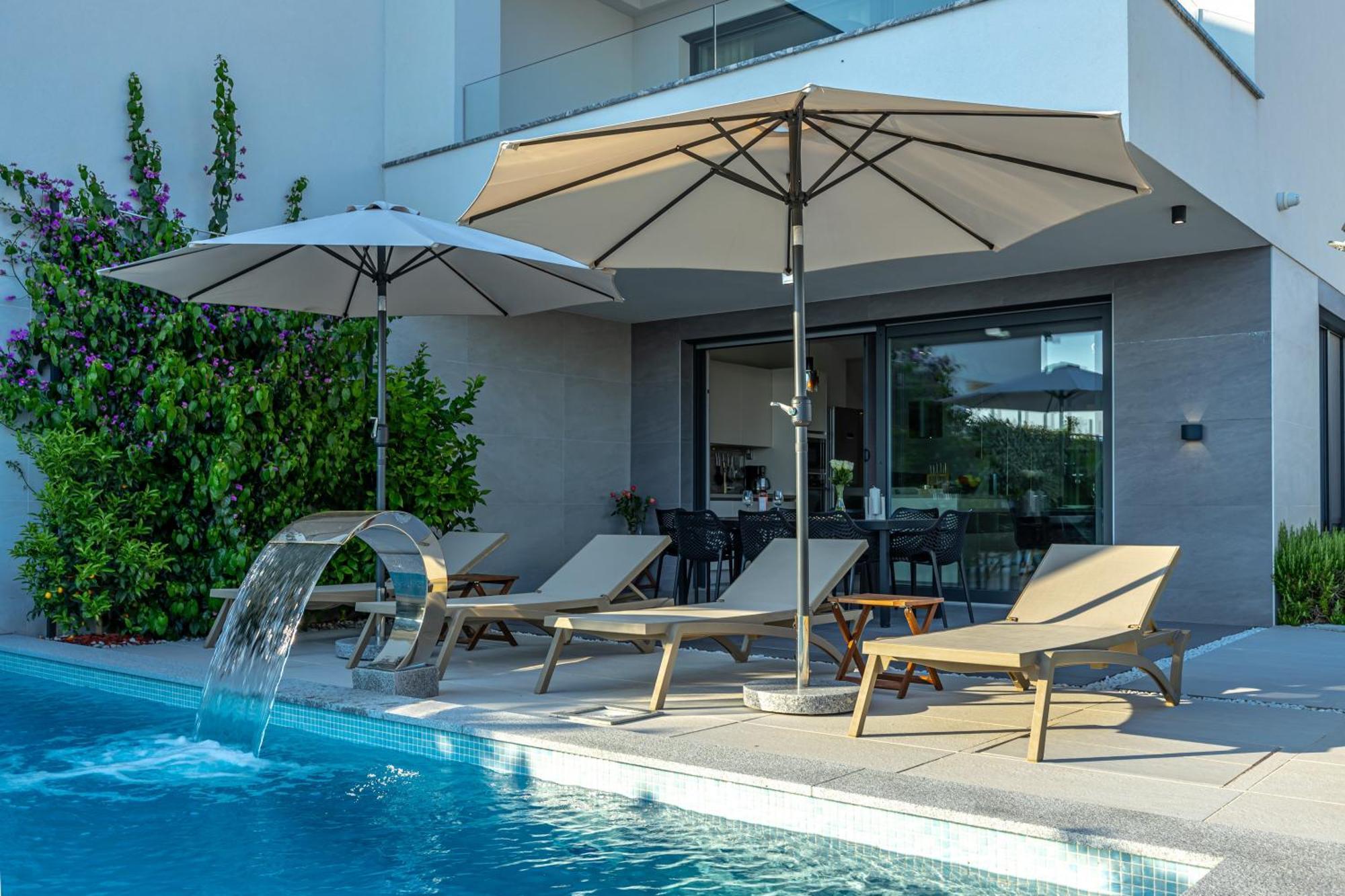 Luxury Villas White Sails Pinezići Eksteriør billede