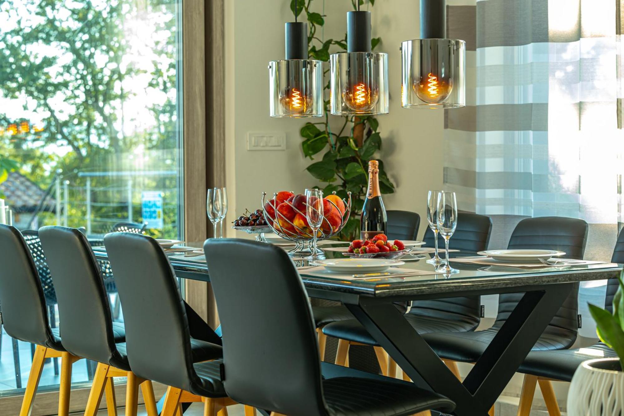 Luxury Villas White Sails Pinezići Eksteriør billede
