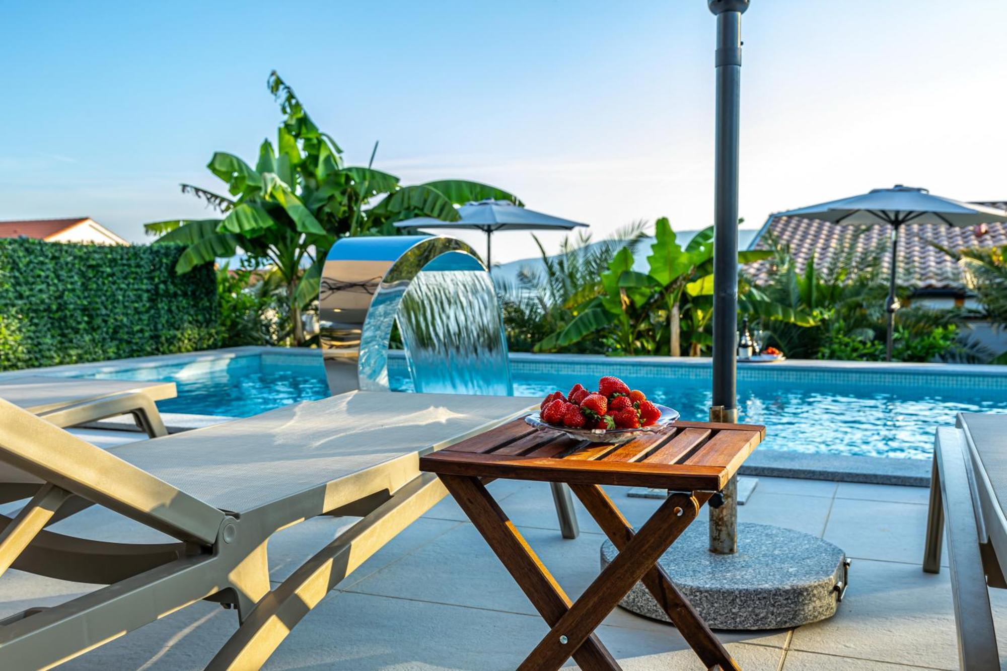 Luxury Villas White Sails Pinezići Eksteriør billede