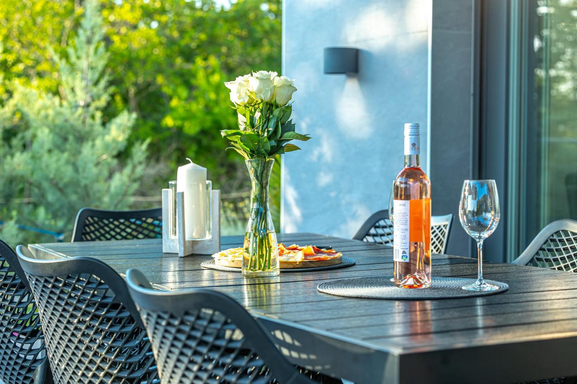 Luxury Villas White Sails Pinezići Eksteriør billede
