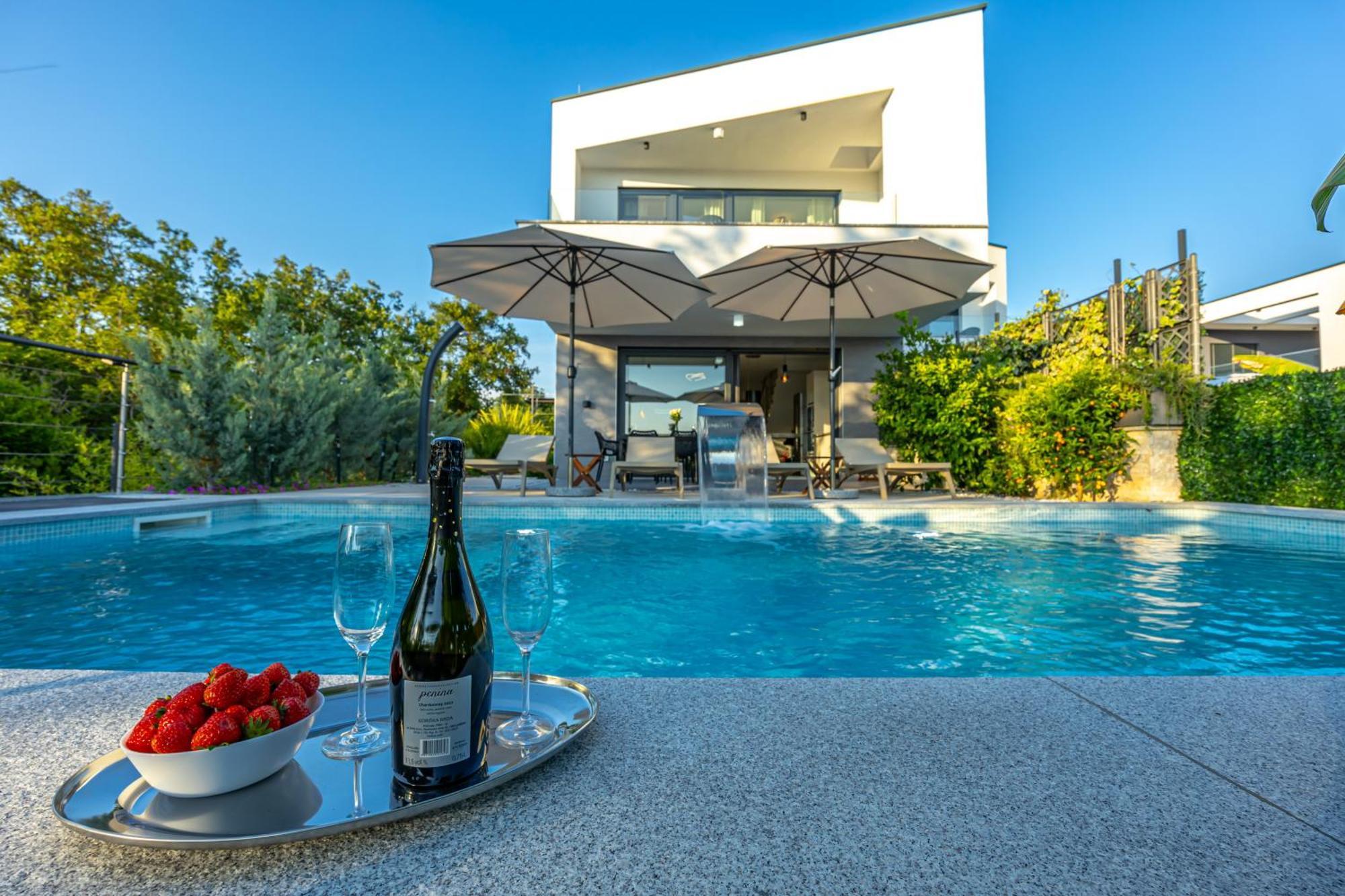 Luxury Villas White Sails Pinezići Eksteriør billede
